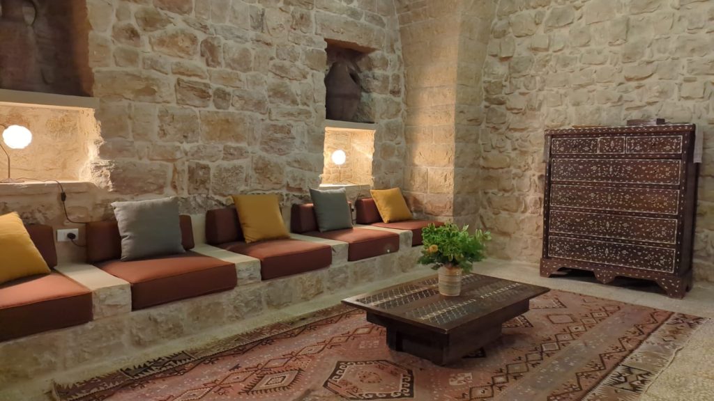 Lobby4